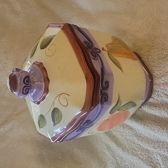 Medici Tabletops Unlimited Canister fruit pattern with the rubber seal lid - Picture 10 of 12